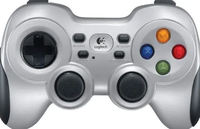 LOGITECH F710 MANDO/GAMEPAD INALAMBRICO USB - PARA PC - 12 BOTONES - COLOR PLATA/NEGRO