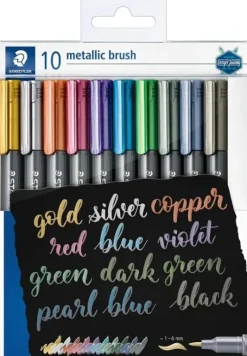 STAEDTLER PACK DE 10 ROTULADORES PERMANENTES - PUNTA PINCEL - TRAZO 1-2MM APROX - CAPUCHON CON CLIP - COLORES METALICOS SURTIDOS